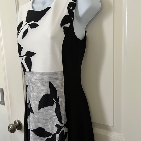 DKNY Sleek Black and White Dress for Special Ocassions - Size 2 - Picture 3 of 5